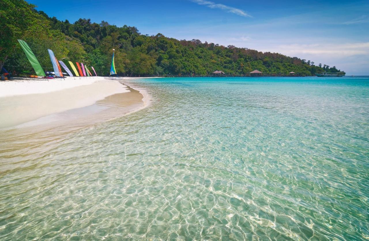 Bunga Raya Island & Resort 5*